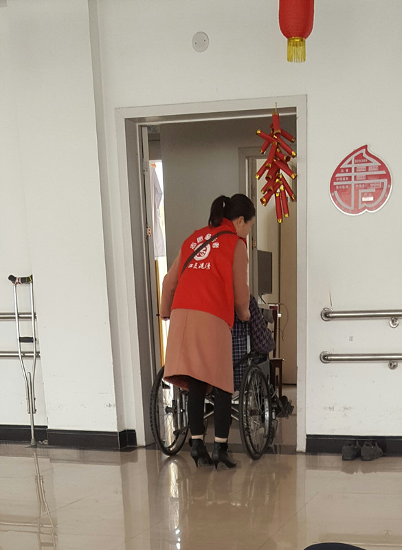 心靈港灣志愿者走進(jìn)頤和源關(guān)愛(ài)老人活動(dòng)021